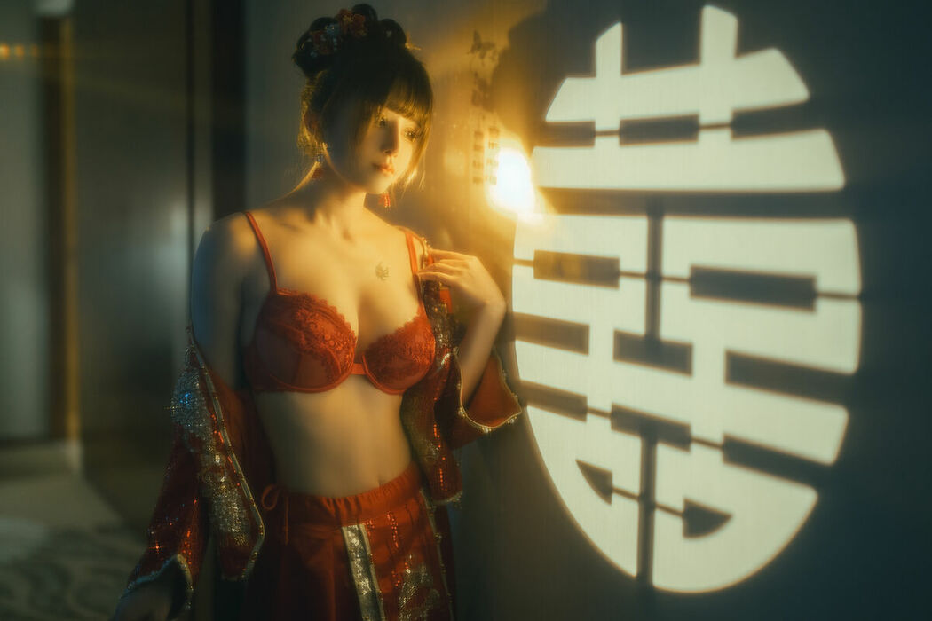 Coser@鹿八岁 – 新婚小故事 Part01 (55P – 1V)