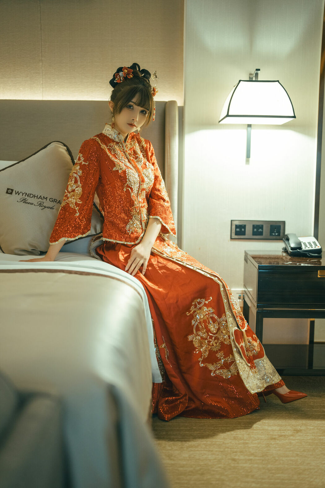 Coser@鹿八岁 – 新婚小故事 Part01 (55P – 1V)