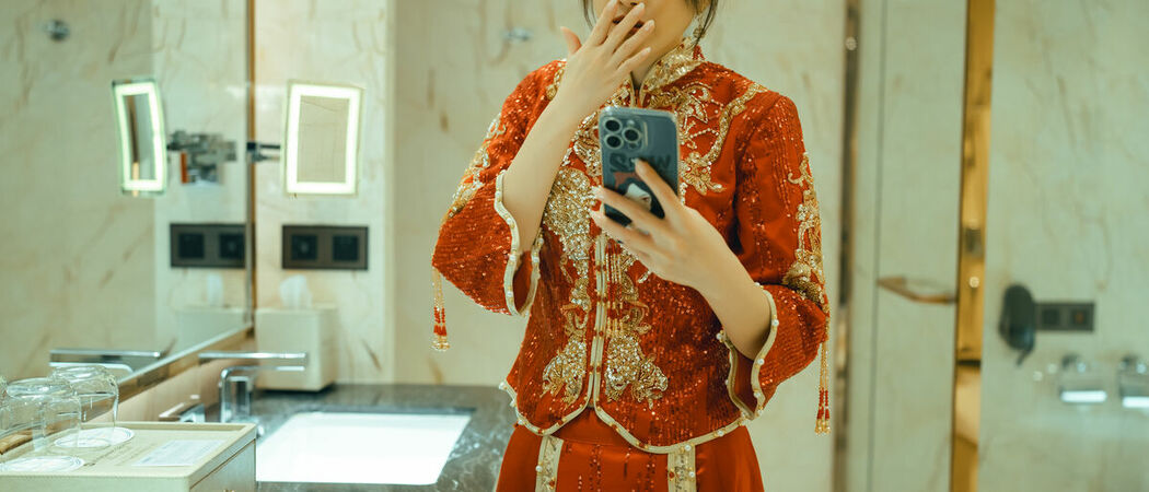 Coser@鹿八岁 – 新婚小故事 Part01 (55P – 1V)
