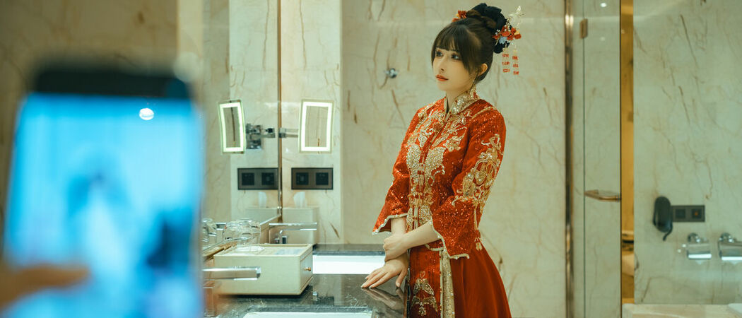 Coser@鹿八岁 – 新婚小故事 Part01 (55P – 1V)