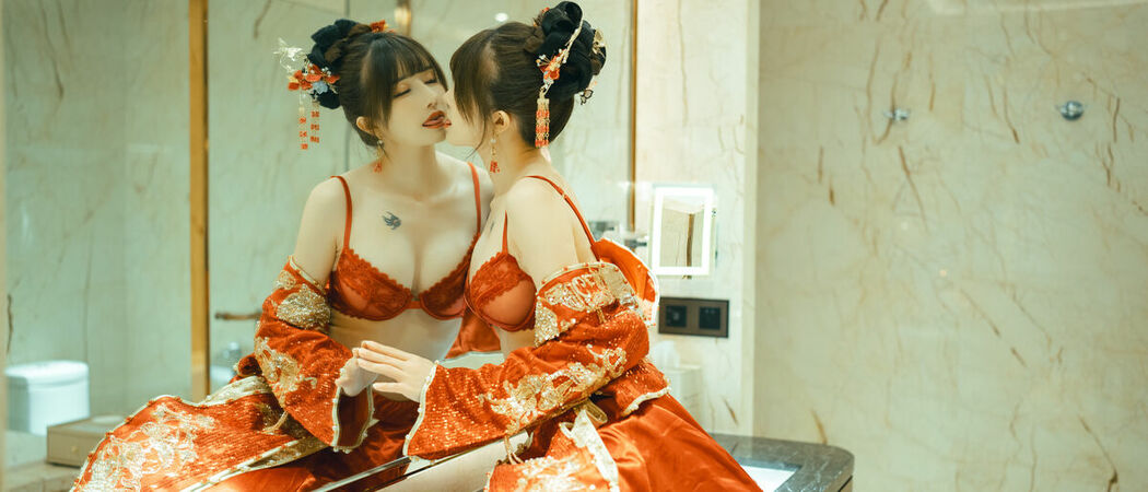Coser@鹿八岁 – 新婚小故事 Part01 (55P – 1V)