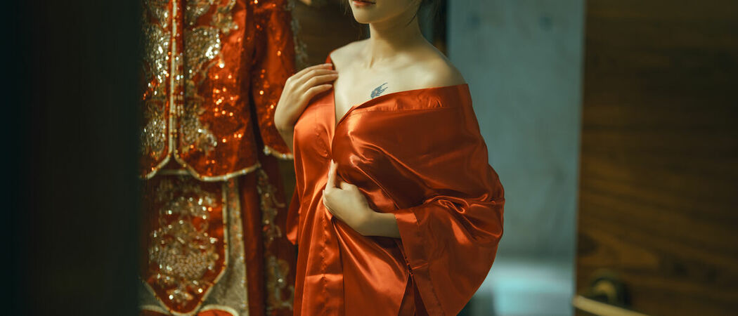 Coser@鹿八岁 – 新婚小故事 Part01 (55P – 1V)