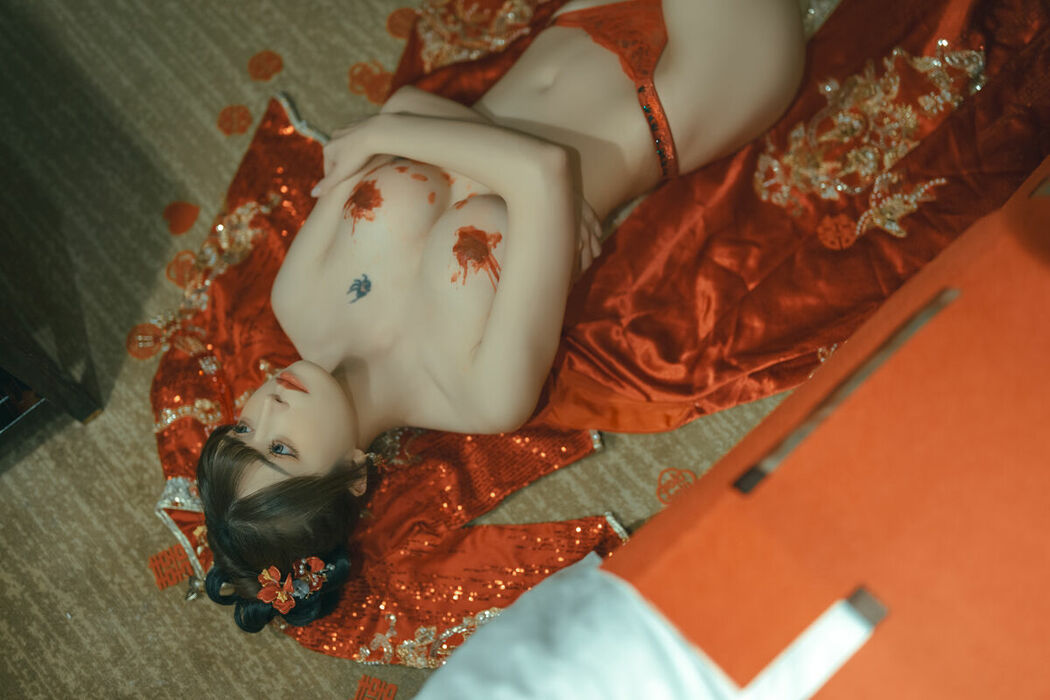 Coser@鹿八岁 – 新婚小故事 Part02 (55P)