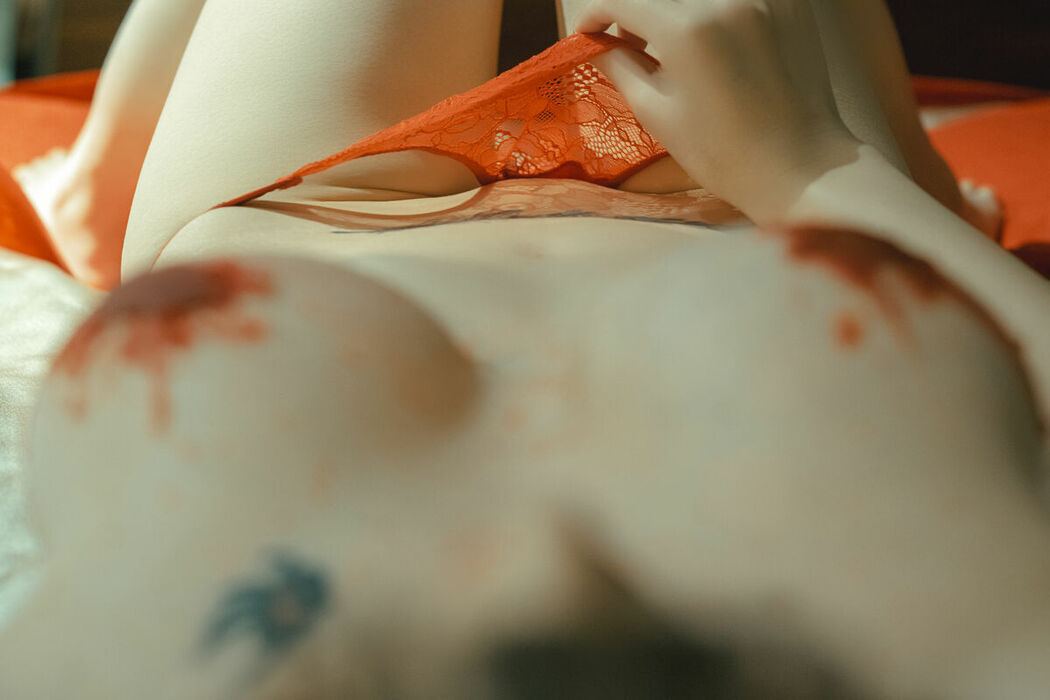 Coser@鹿八岁 – 新婚小故事 Part02 (55P)