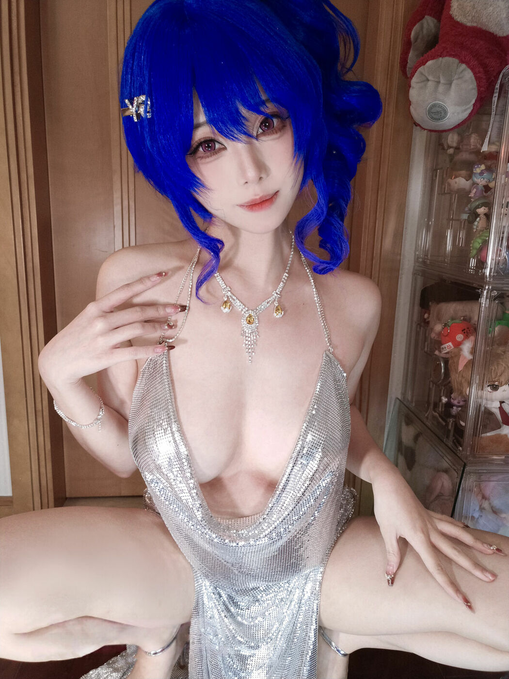 Coser@蜜汁猫裘 – 碧蓝航线 圣路易斯礼服自拍 (17P – 1V)
