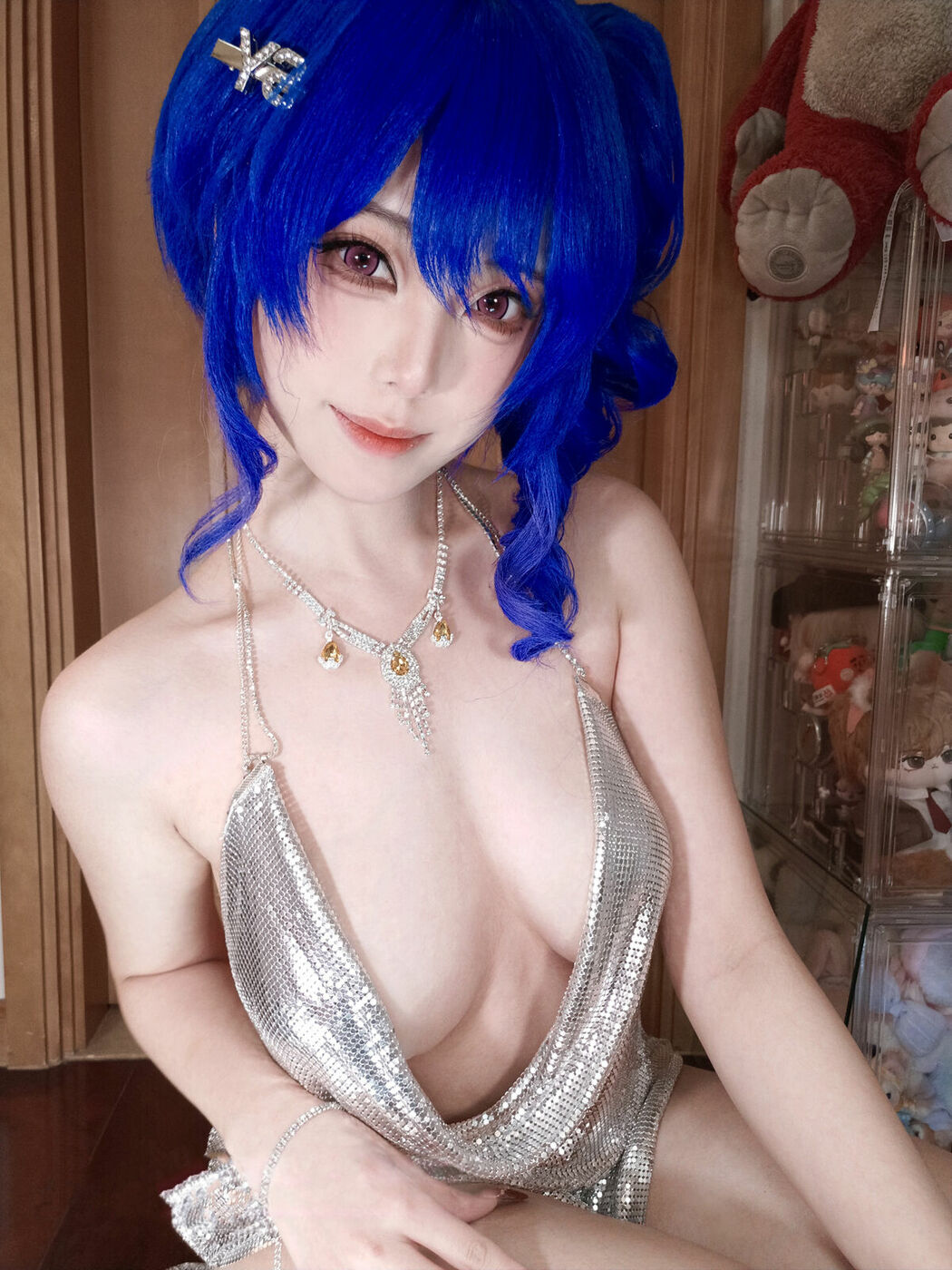 Coser@蜜汁猫裘 – 碧蓝航线 圣路易斯礼服自拍 (17P – 1V)