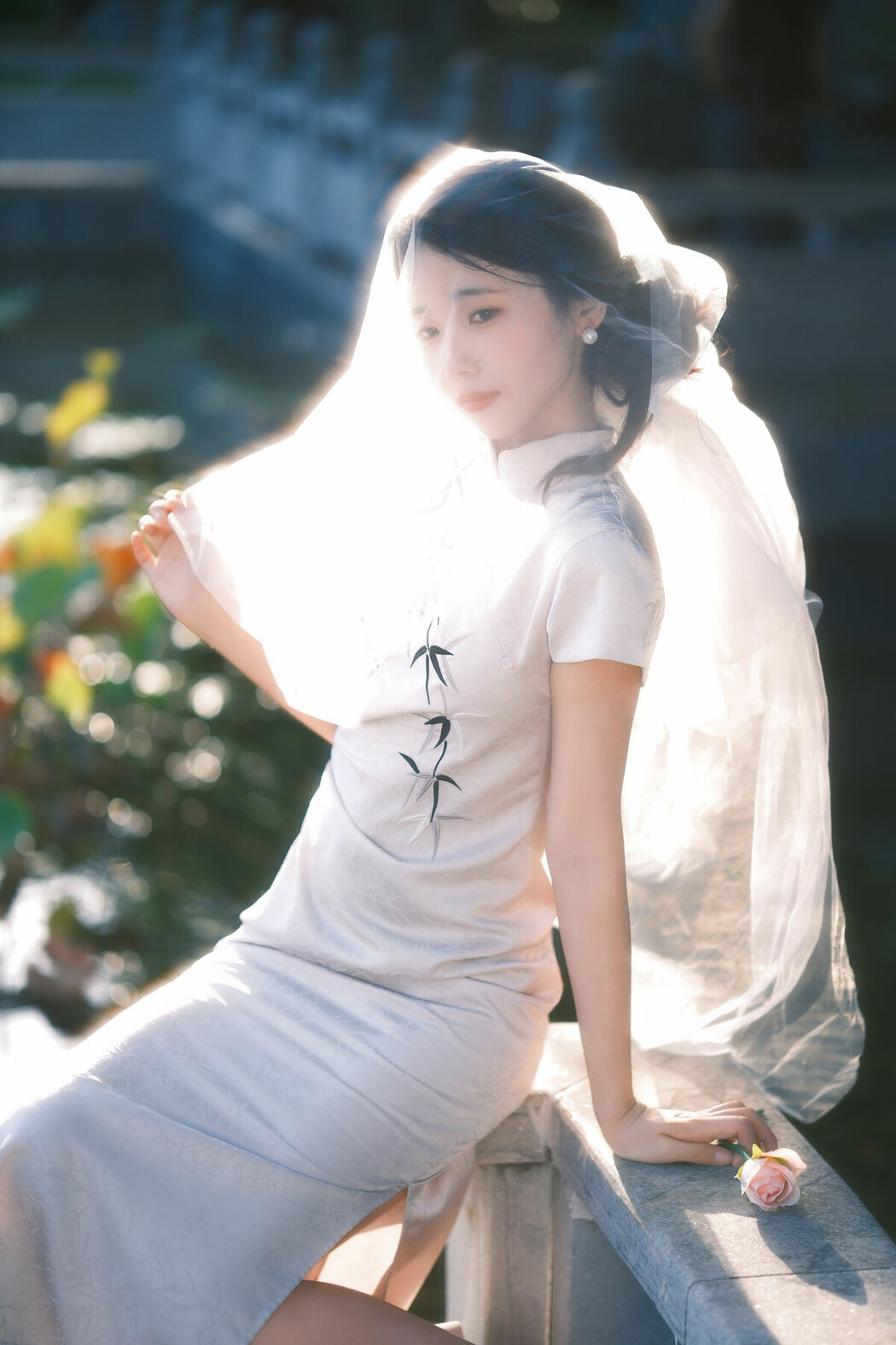 YiTuYu艺图语 Vol.10336 Fei Teng De Mi Zhou (12P)