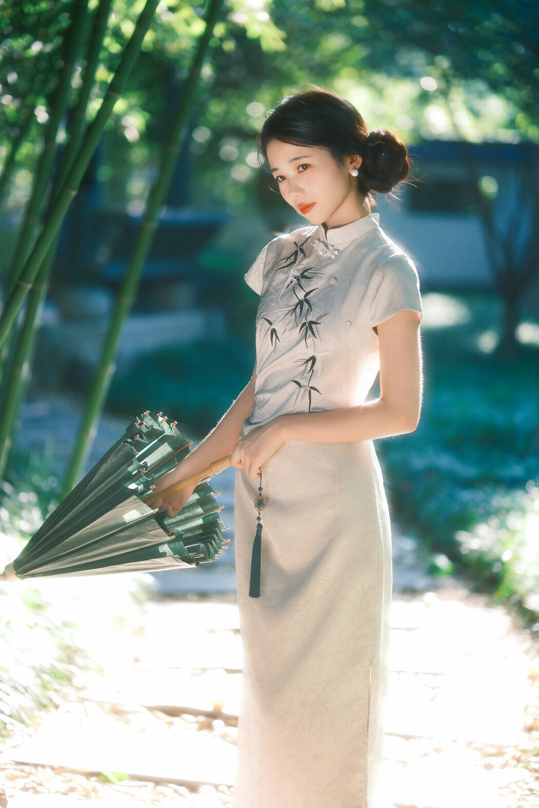 YiTuYu艺图语 Vol.10336 Fei Teng De Mi Zhou (12P)