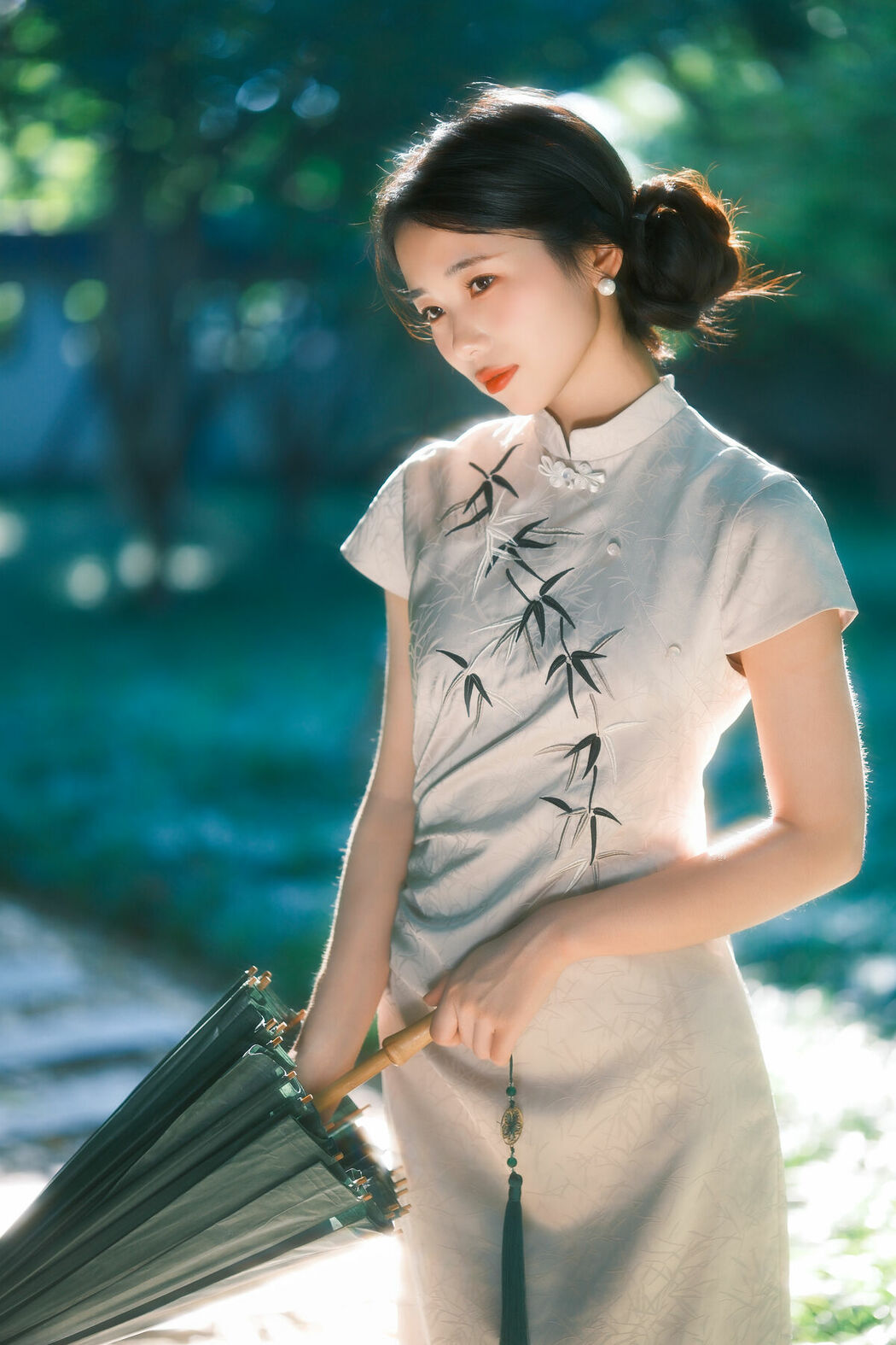 YiTuYu艺图语 Vol.10336 Fei Teng De Mi Zhou (12P)