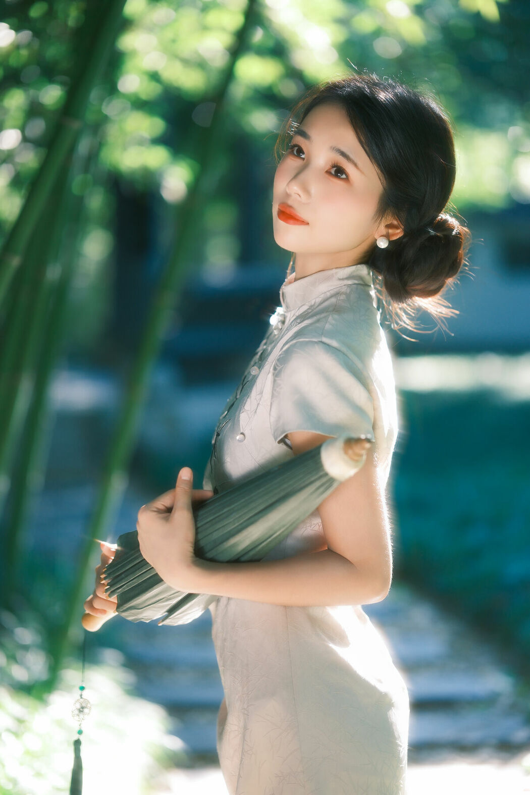 YiTuYu艺图语 Vol.10336 Fei Teng De Mi Zhou (12P)