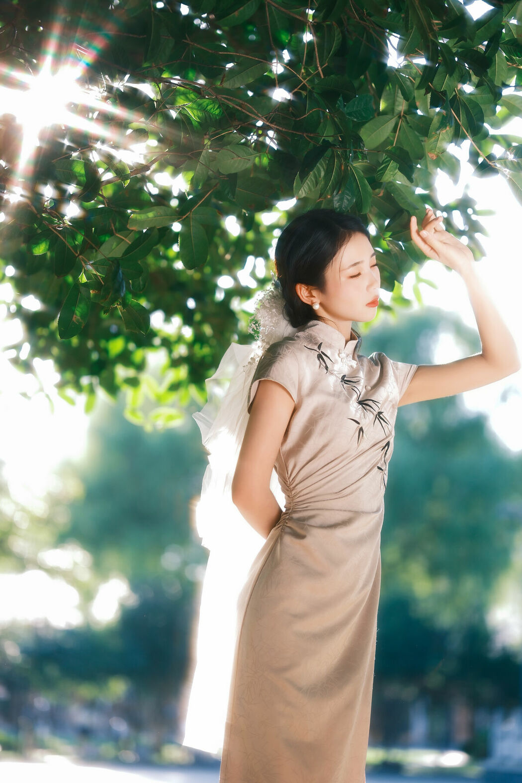 YiTuYu艺图语 Vol.10336 Fei Teng De Mi Zhou (12P)