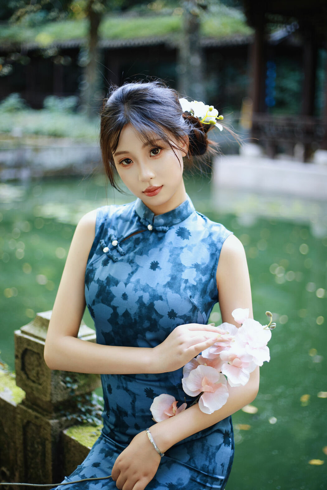 YiTuYu艺图语 Vol.10337 Xiao U (46P)