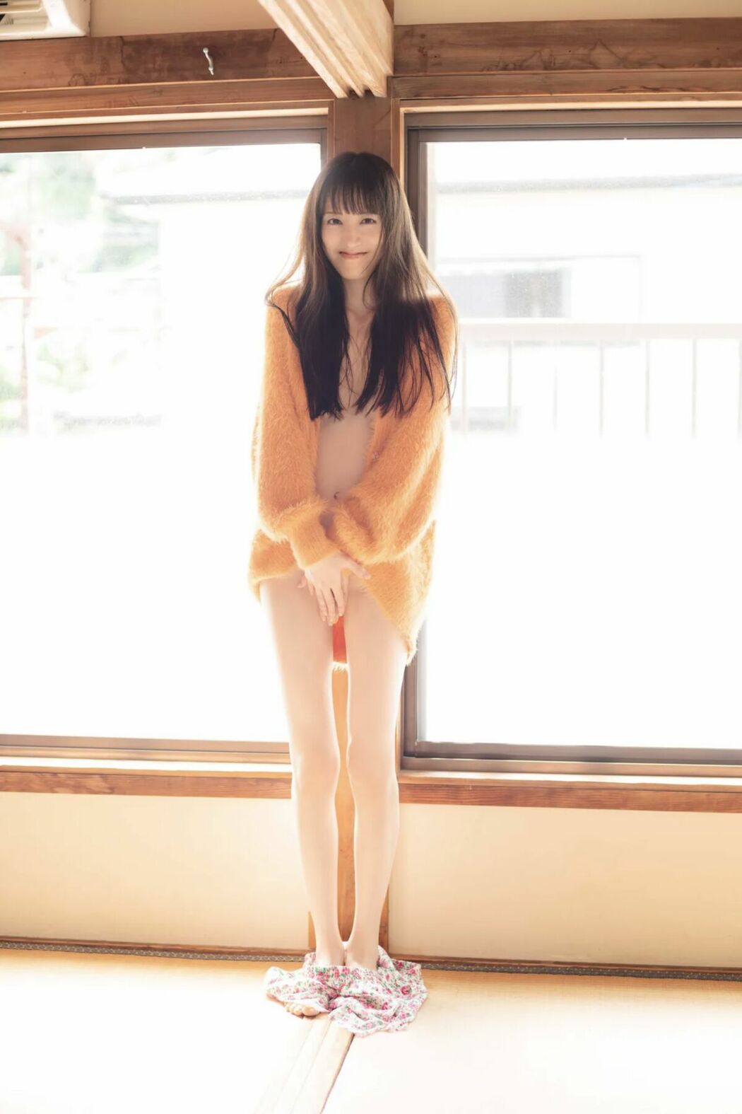 JP Karen Ishida 石田佳蓮 – FRIDAY GOLD創刊40周年特別企画 未発表20カット公開 (21P)