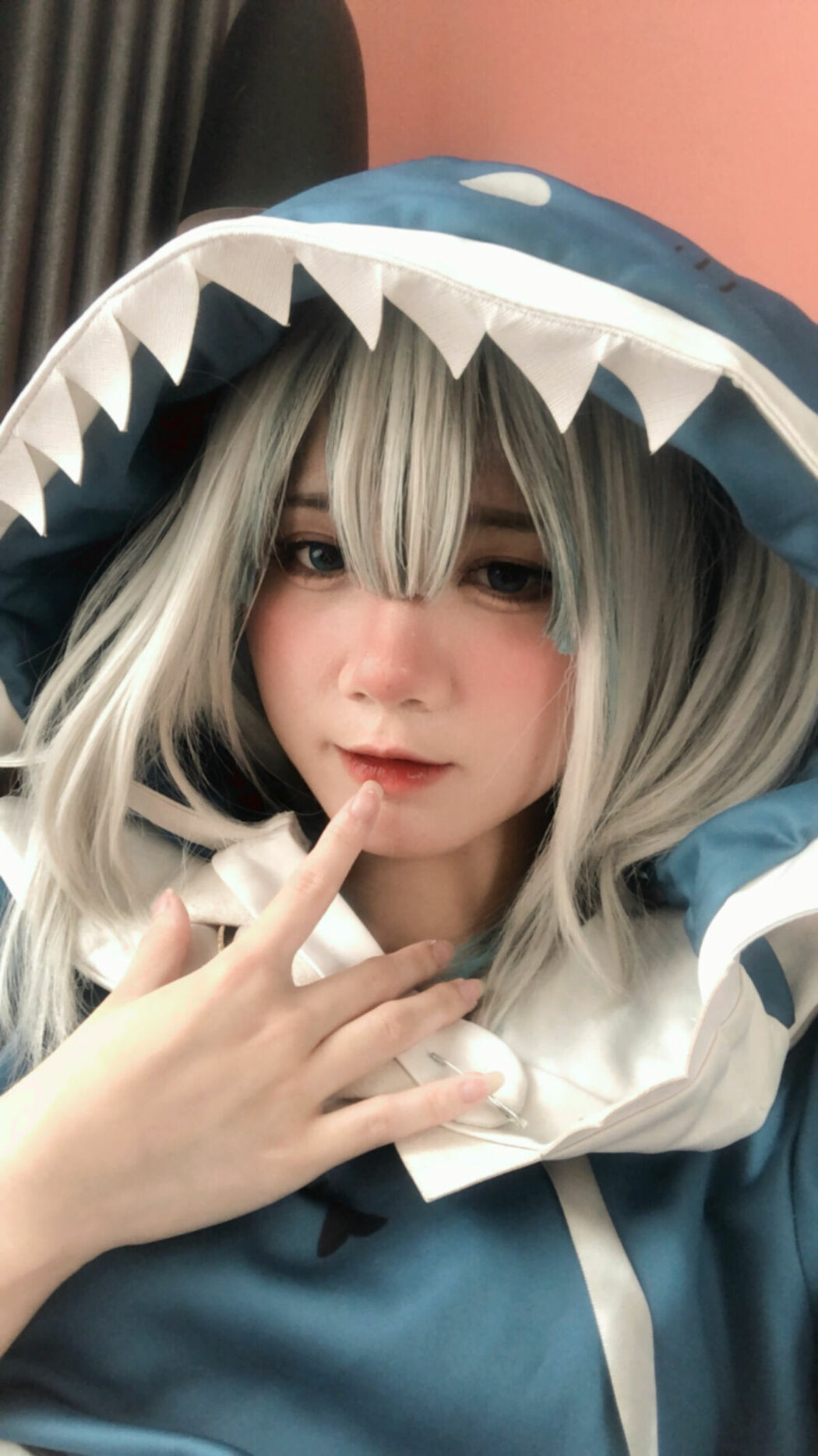 Coser@PoppaChan – ChanPoppa Gumroad NOne Gawr Gura 噶呜-古拉 (49P – 10V)