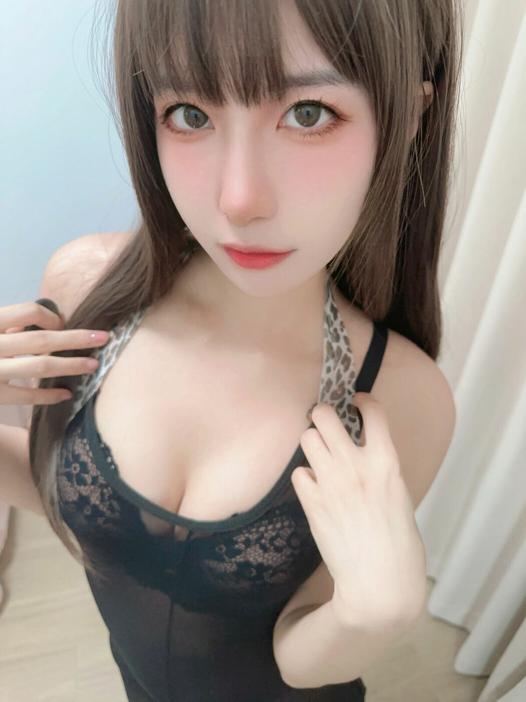 Coser@布丁大法 Pudding Dafa – 黑丝一线天 (20P)