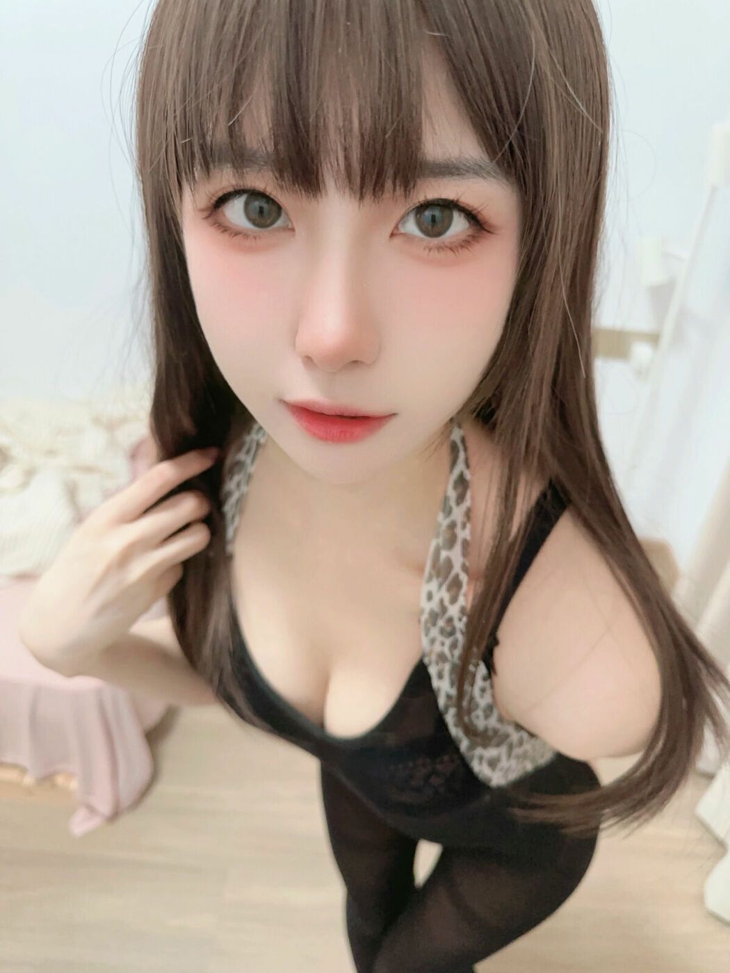 Coser@布丁大法 Pudding Dafa – 黑丝一线天 (20P)