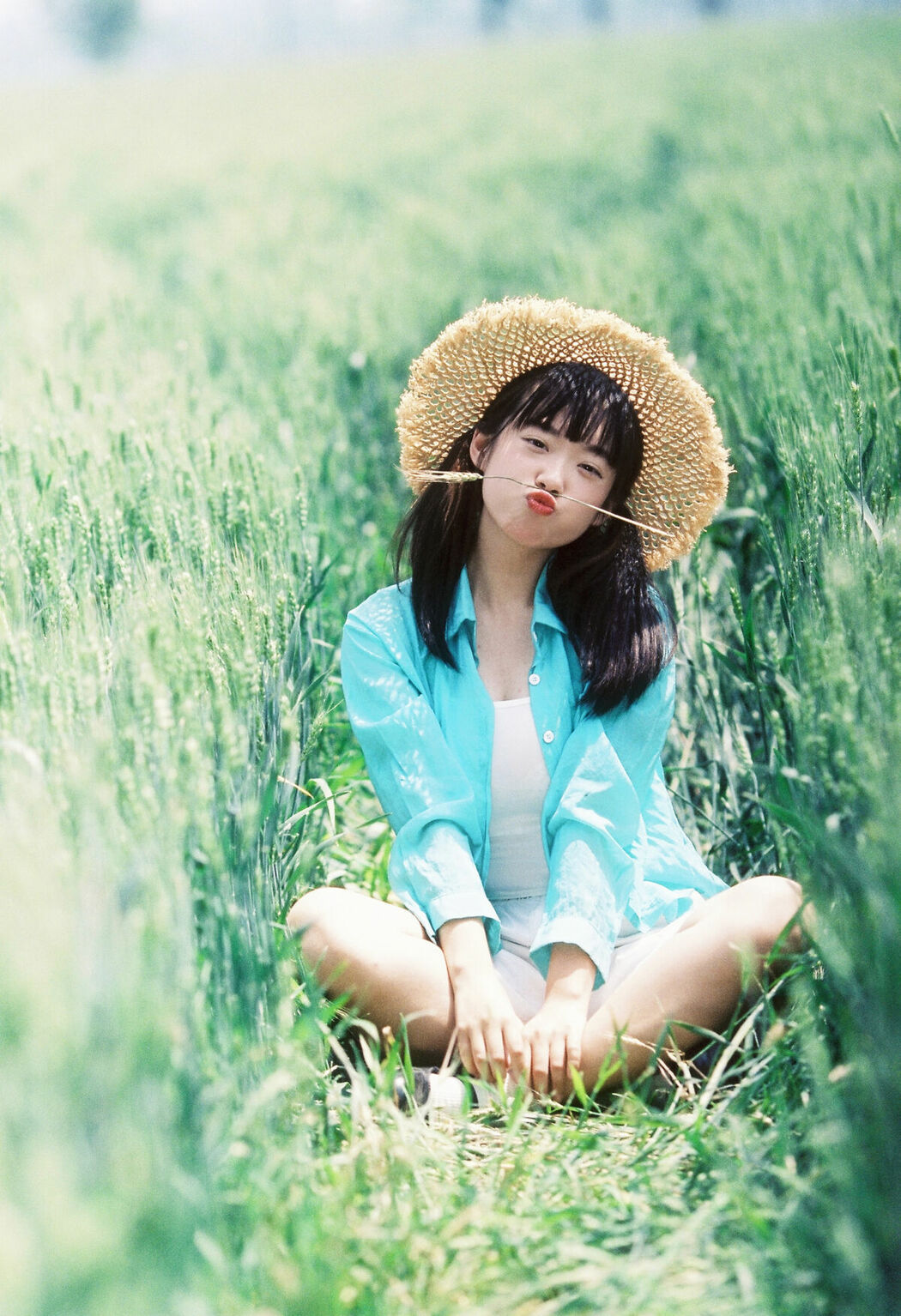 YiTuYu艺图语 Vol.10345 Bai Bian Tu Xiao Ying (16P)