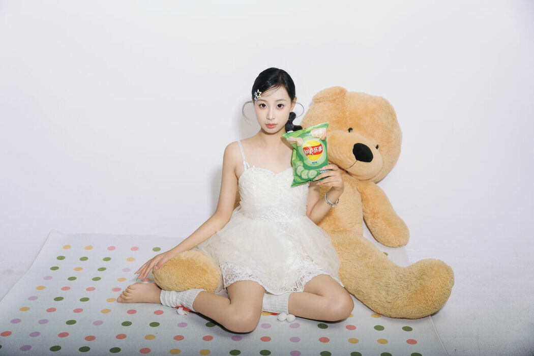 YiTuYu艺图语 Vol.10349 Xiao U (33P)