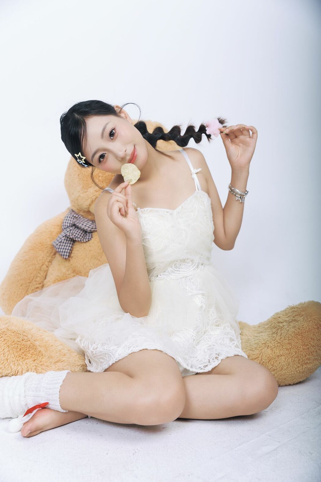 YiTuYu艺图语 Vol.10349 Xiao U (33P)