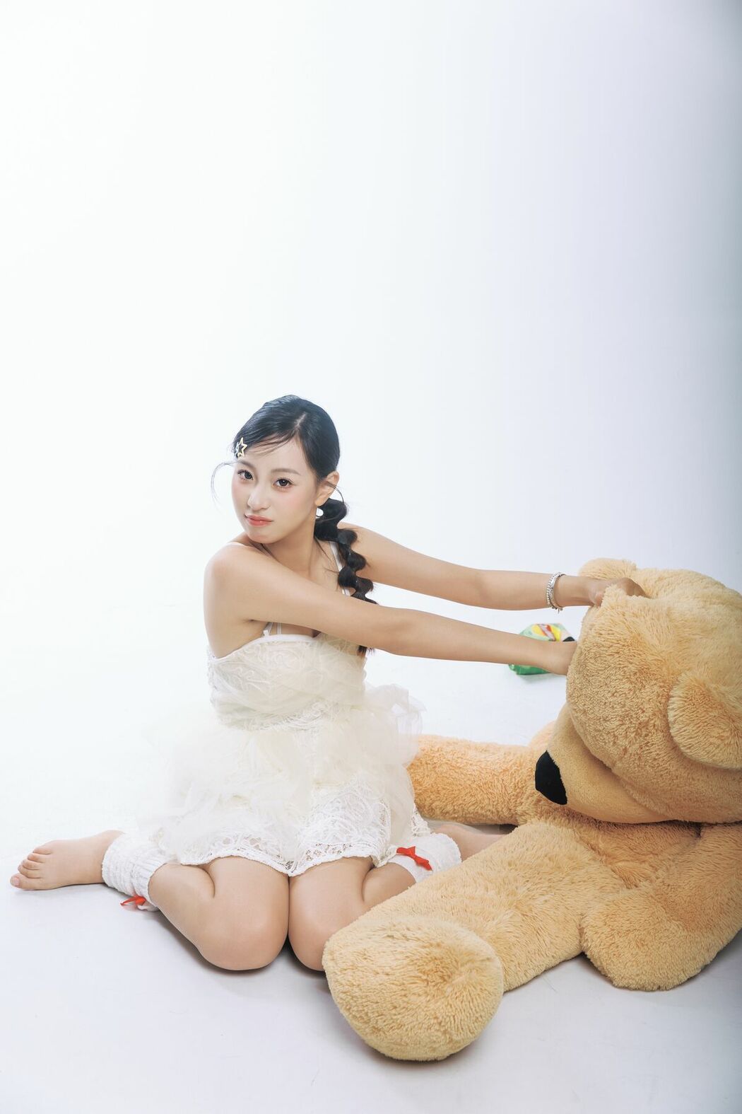 YiTuYu艺图语 Vol.10349 Xiao U (33P)