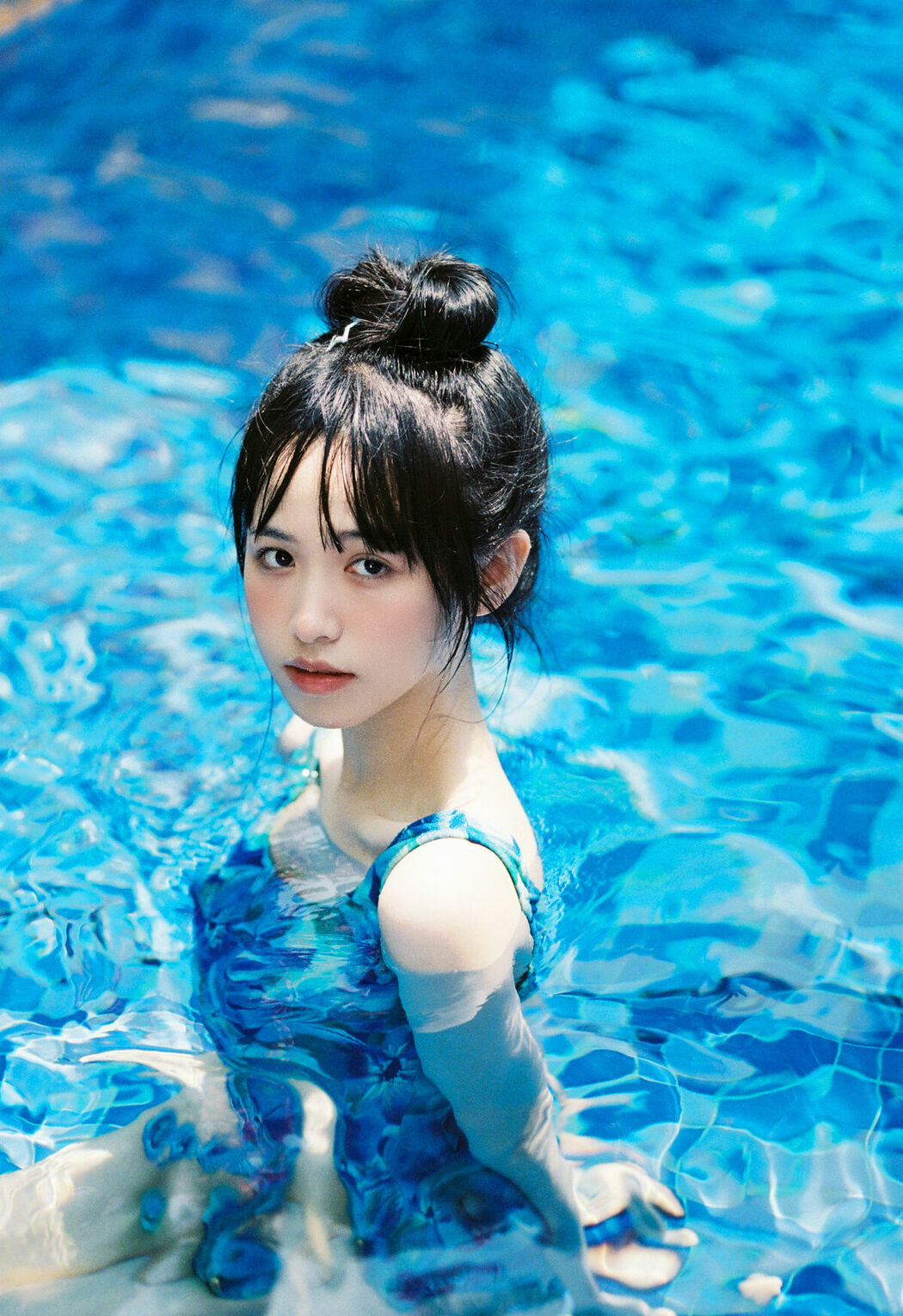 YiTuYu艺图语 Vol.10351 Kua Lie Su Su (16P)