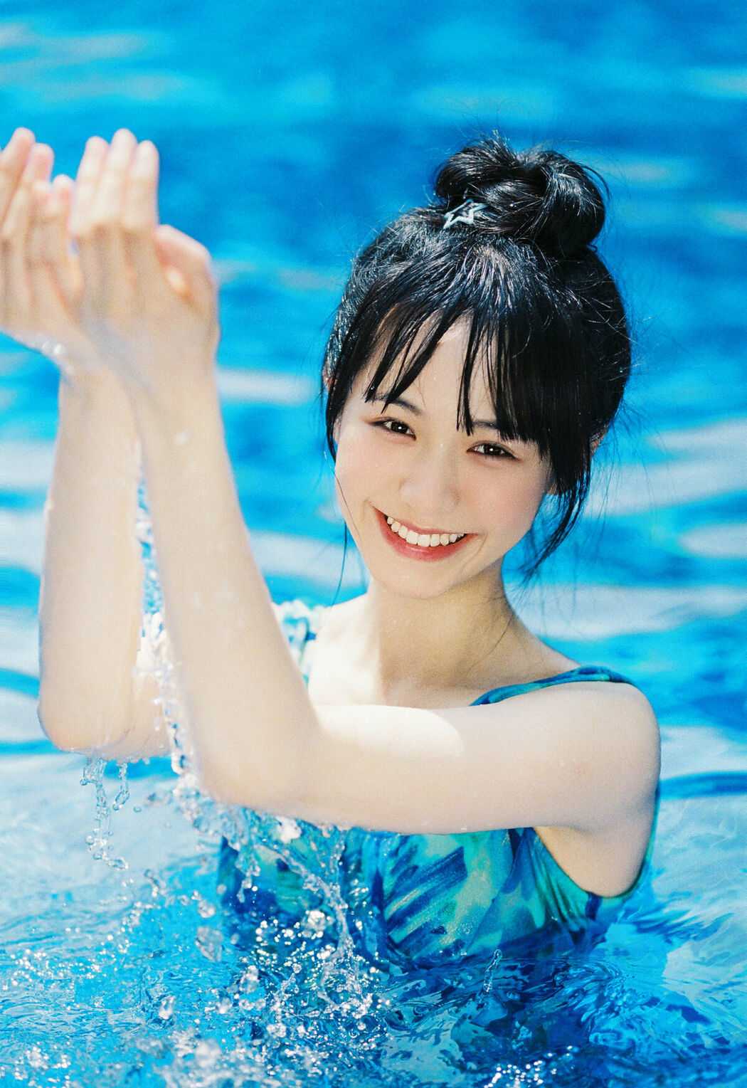 YiTuYu艺图语 Vol.10351 Kua Lie Su Su (16P)