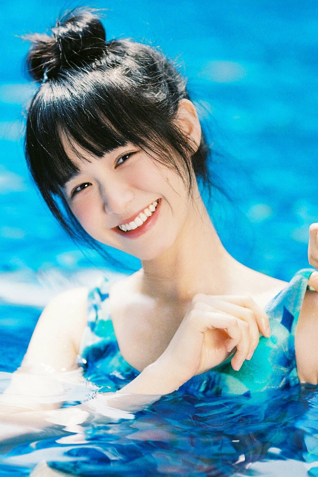 YiTuYu艺图语 Vol.10351 Kua Lie Su Su (16P) Cover Photo