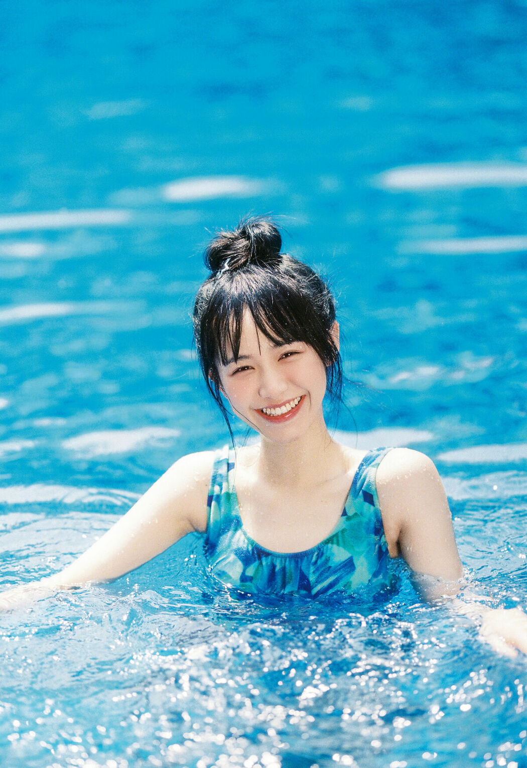 YiTuYu艺图语 Vol.10351 Kua Lie Su Su (16P)
