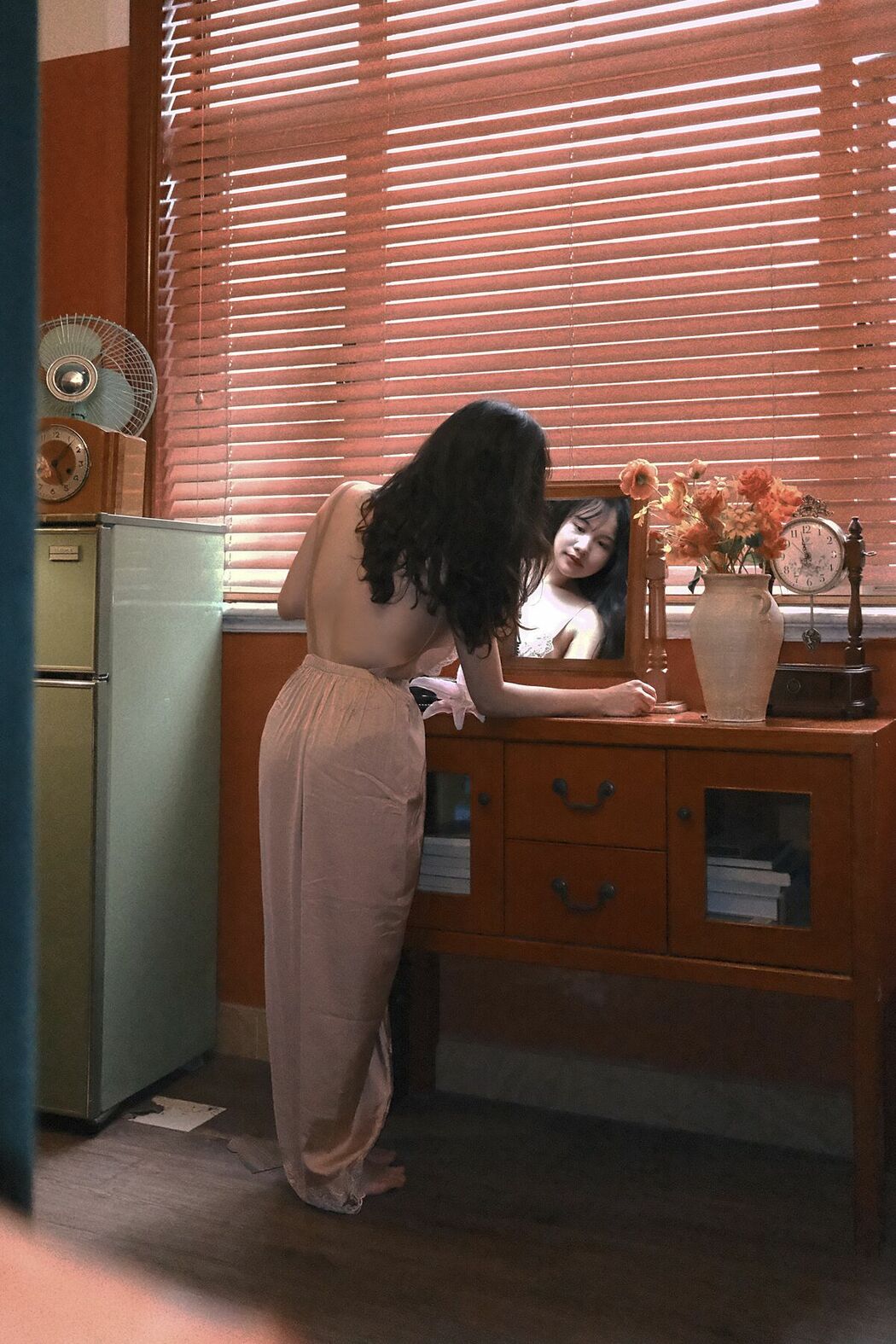 YiTuYu艺图语 Vol.10354 Xiao Fei Yang Bu Chi La Chang (18P)