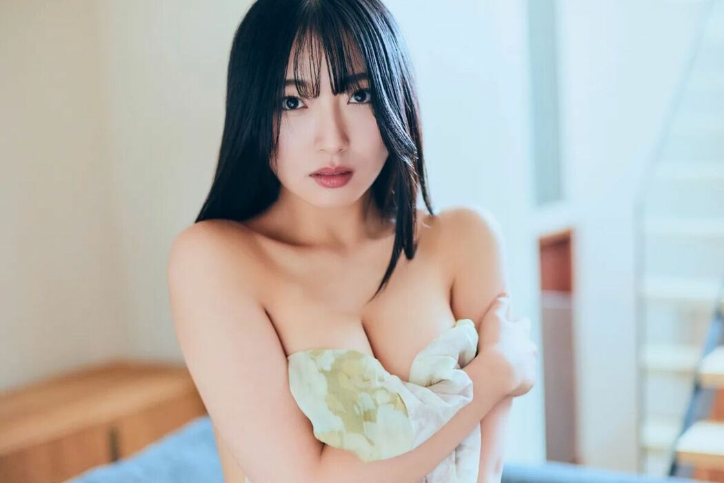 JP Karin Tsuji つじかりん – FRIDAY GOLD 初FRIDAY記念 18カット先行公開 (20P)