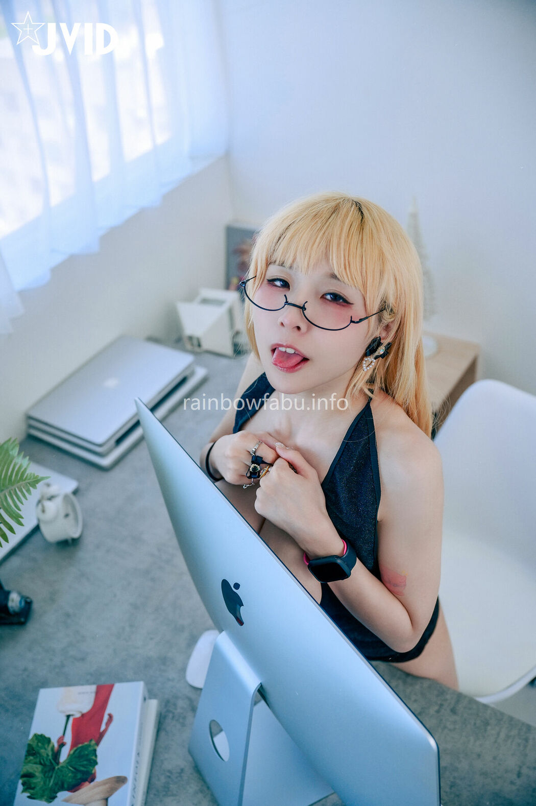 Li Fei Er 黎菲兒 – 調教性感巨乳小母狗 前一晚去夜店 就偷帶男人回家 酒後SM被調教成小母狗 色慾滿滿の性奴養成計劃 Part01 (59P – 1V)