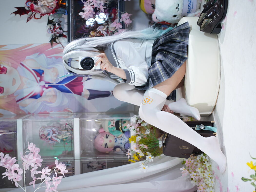 Coser@白栎Shirly – 春日流萤 Part01 (66P – 25V)