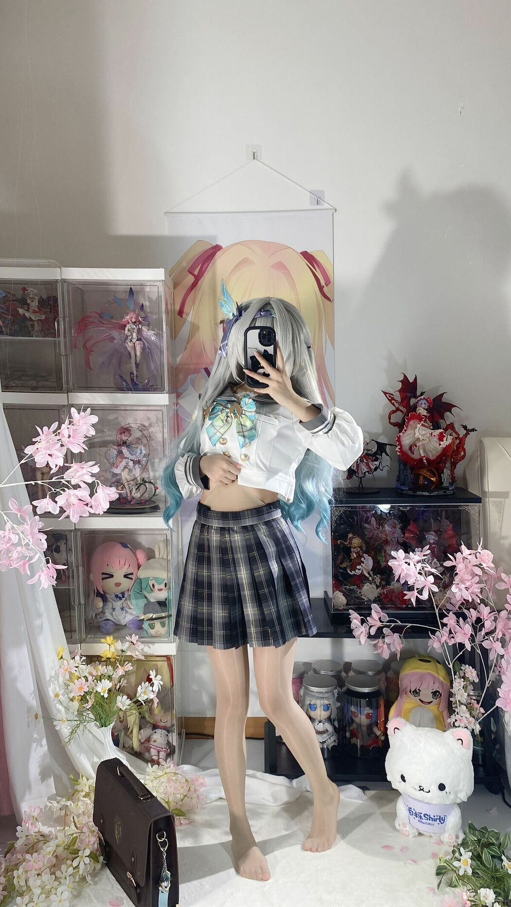 Coser@白栎Shirly – 春日流萤 Part01 (66P – 25V)