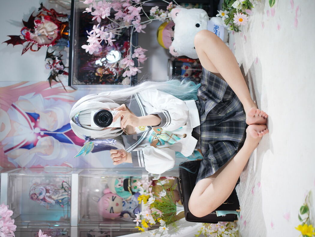 Coser@白栎Shirly – 春日流萤 Part01 (66P – 25V)