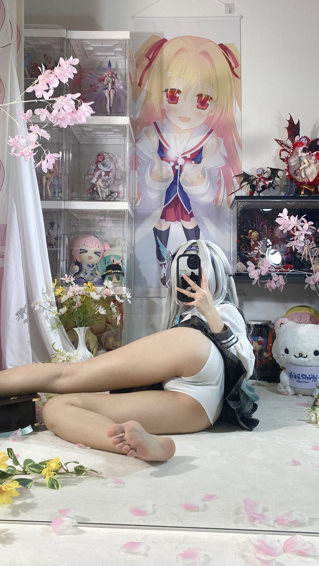 Coser@白栎Shirly – 春日流萤 Part01 (66P – 25V)