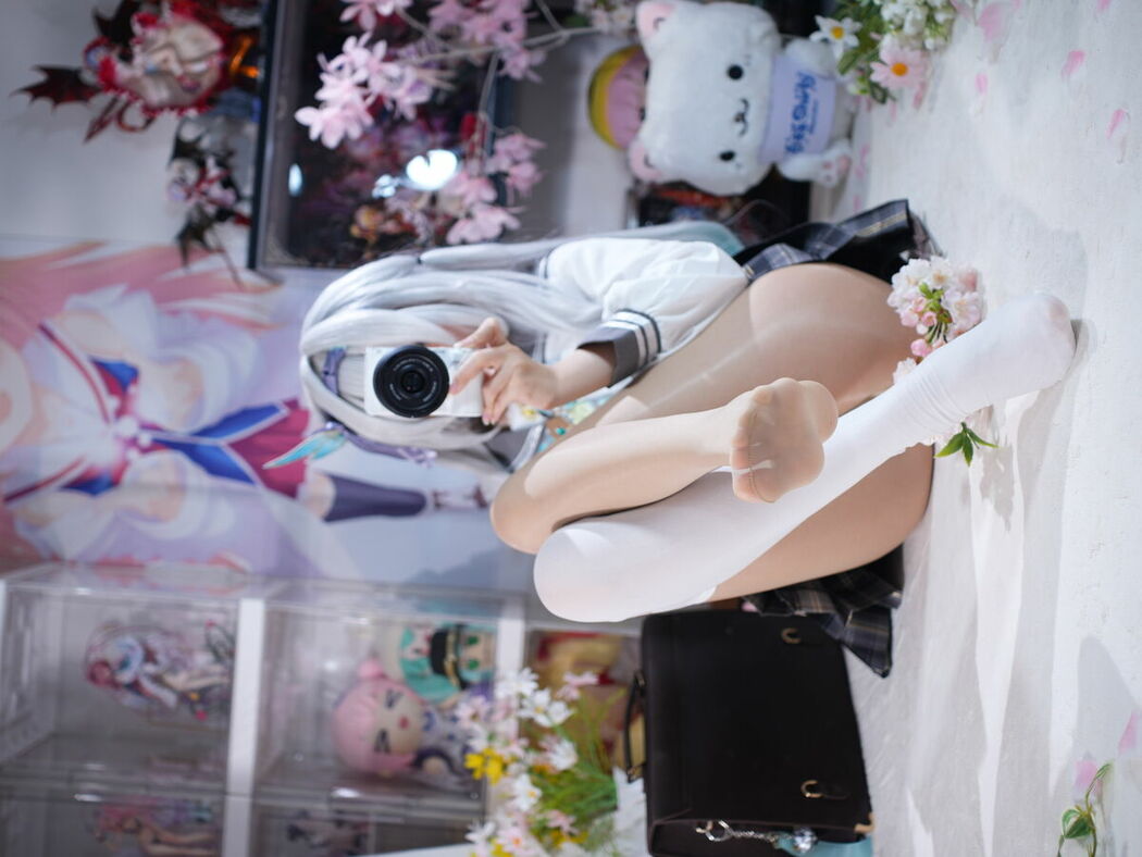 Coser@白栎Shirly – 春日流萤 Part01 (66P – 25V)