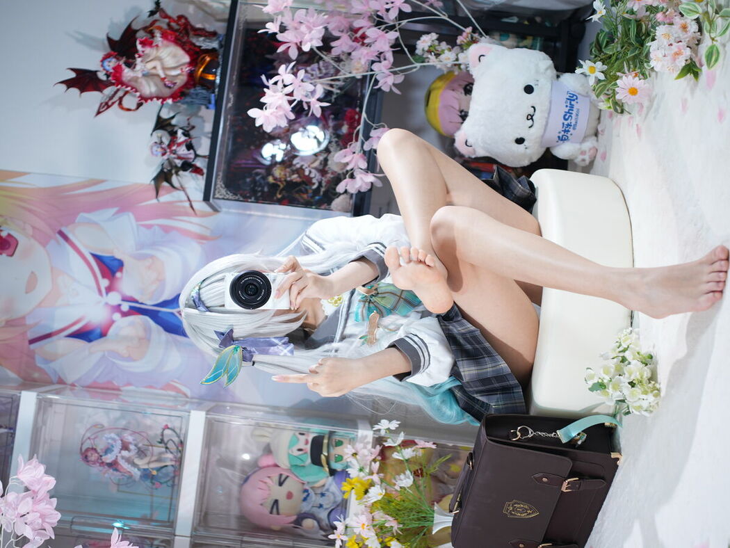 Coser@白栎Shirly – 春日流萤 Part01 (66P – 25V)