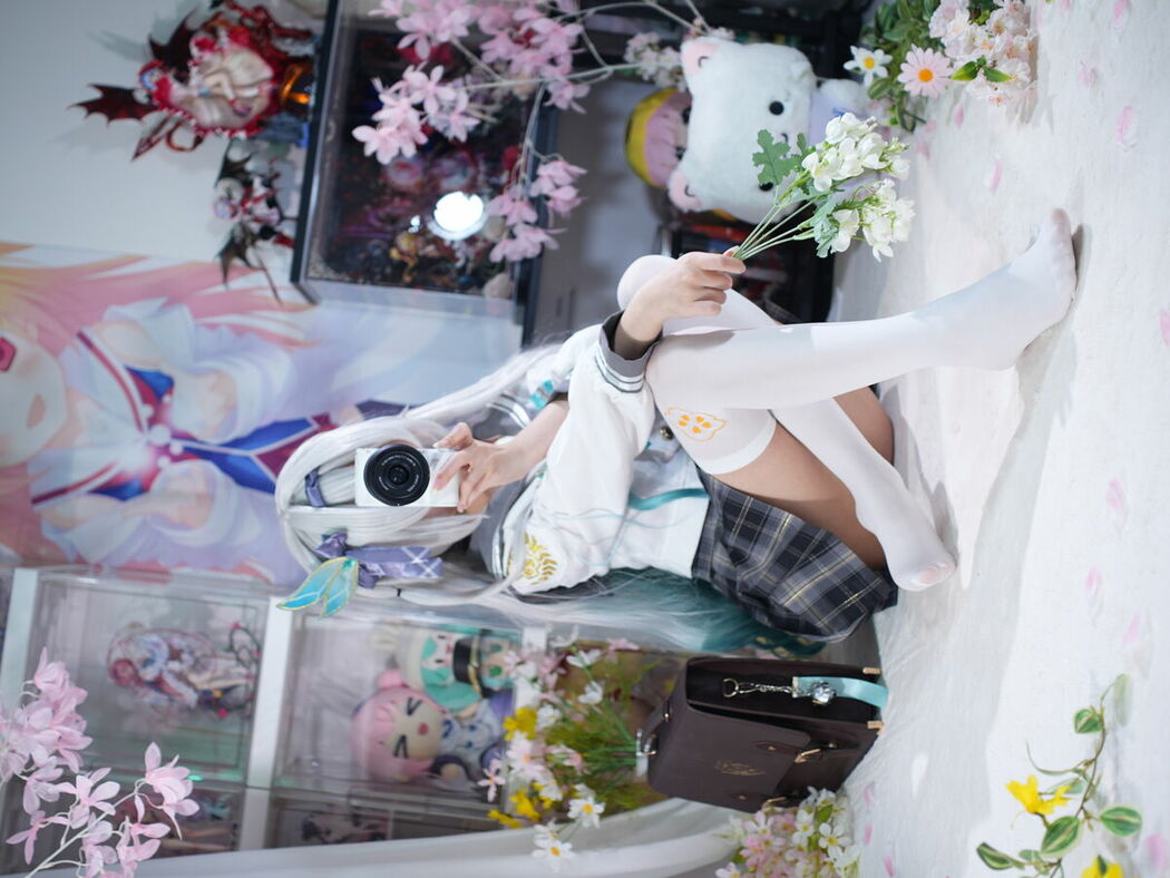 Coser@白栎Shirly – 春日流萤 Part01 (66P – 25V)