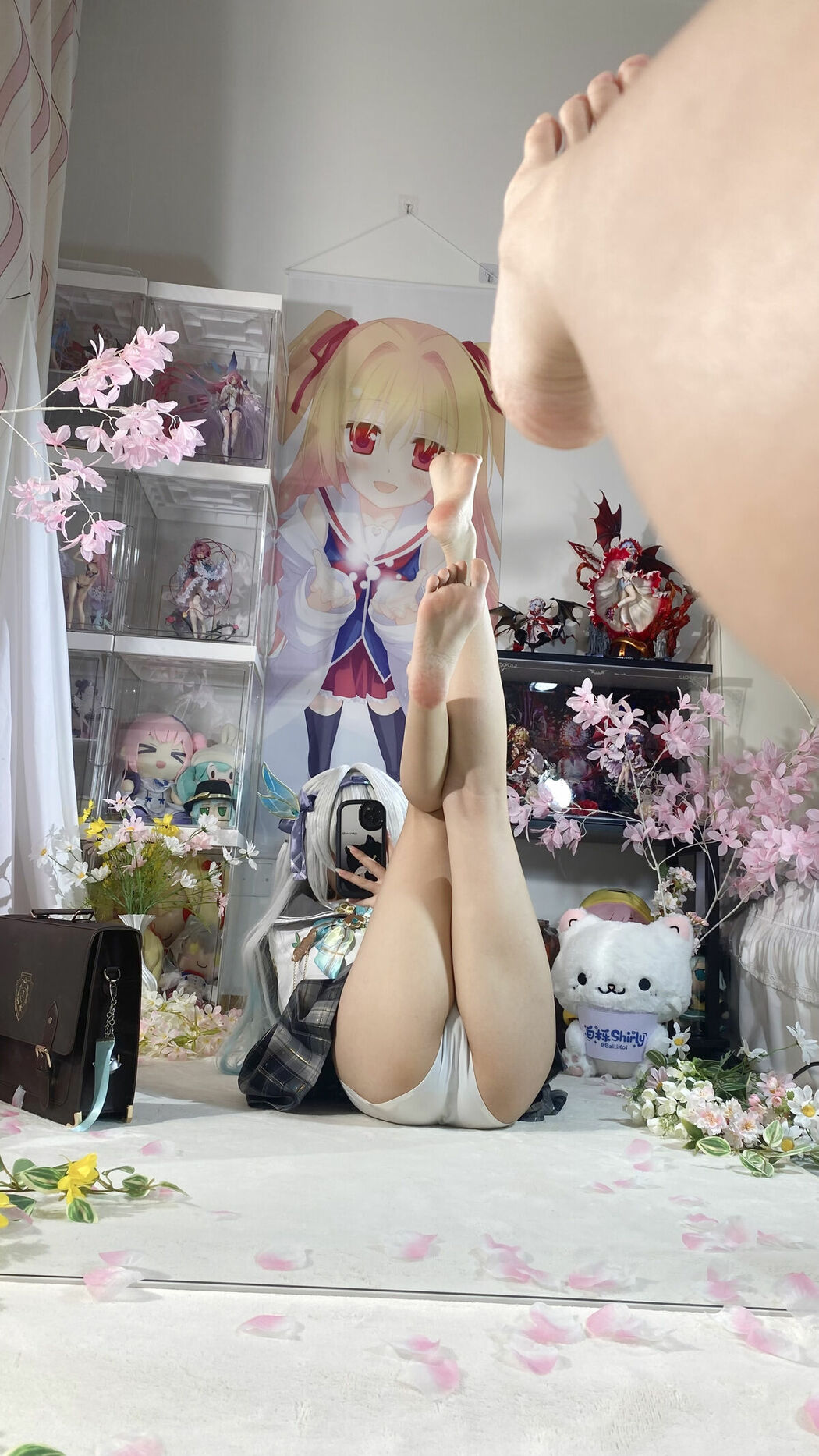 Coser@白栎Shirly – 春日流萤 Part01 (66P – 25V)