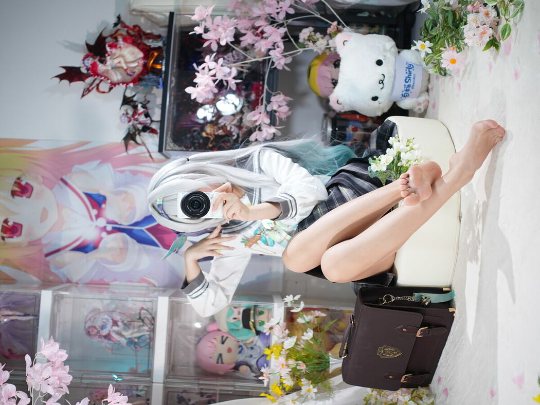 Coser@白栎Shirly – 春日流萤 Part01 (66P – 25V)
