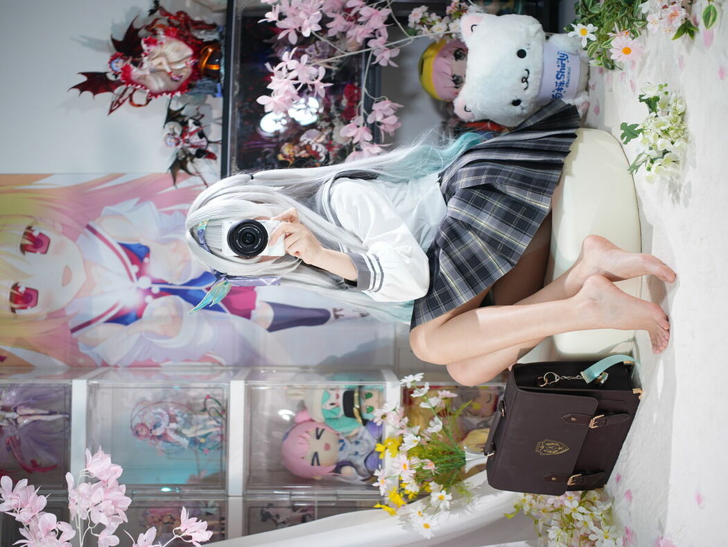 Coser@白栎Shirly – 春日流萤 Part01 (66P – 25V)