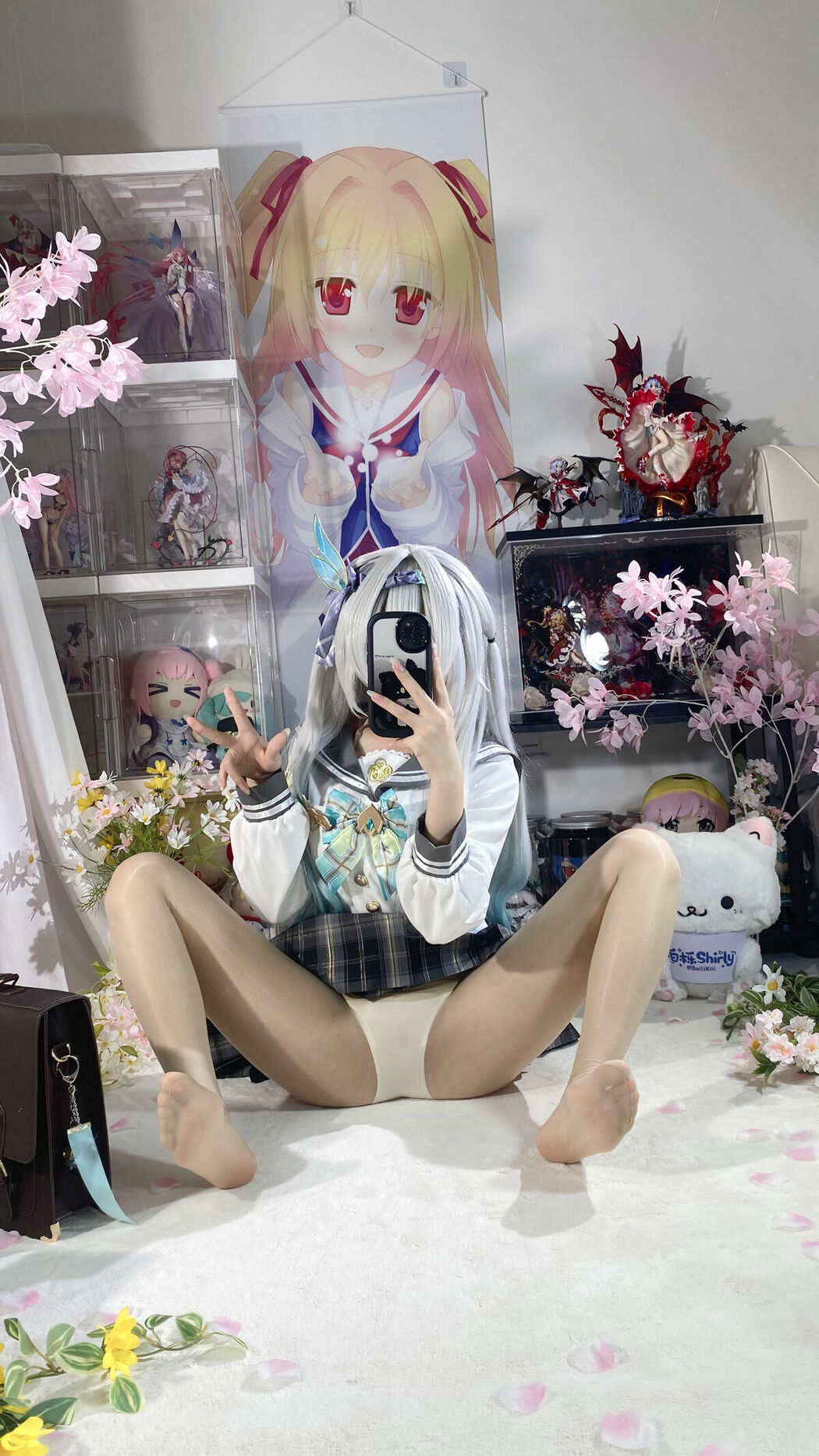 Coser@白栎Shirly – 春日流萤 Part01 (66P – 25V)