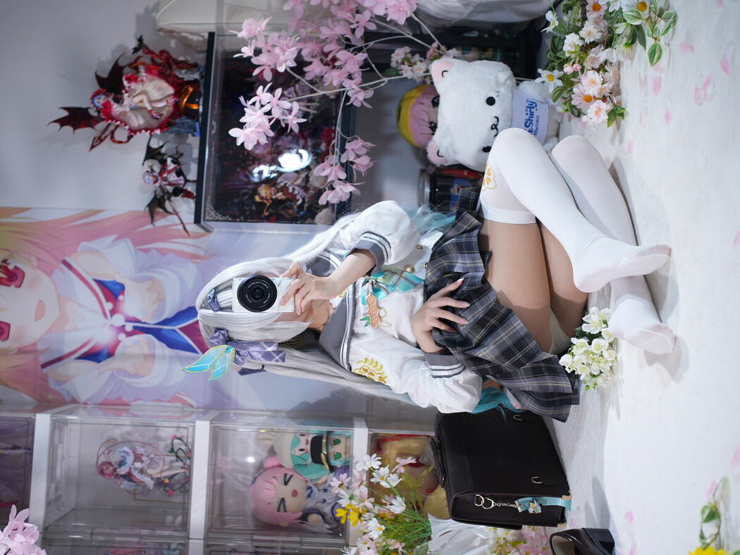 Coser@白栎Shirly – 春日流萤 Part01 (66P – 25V)