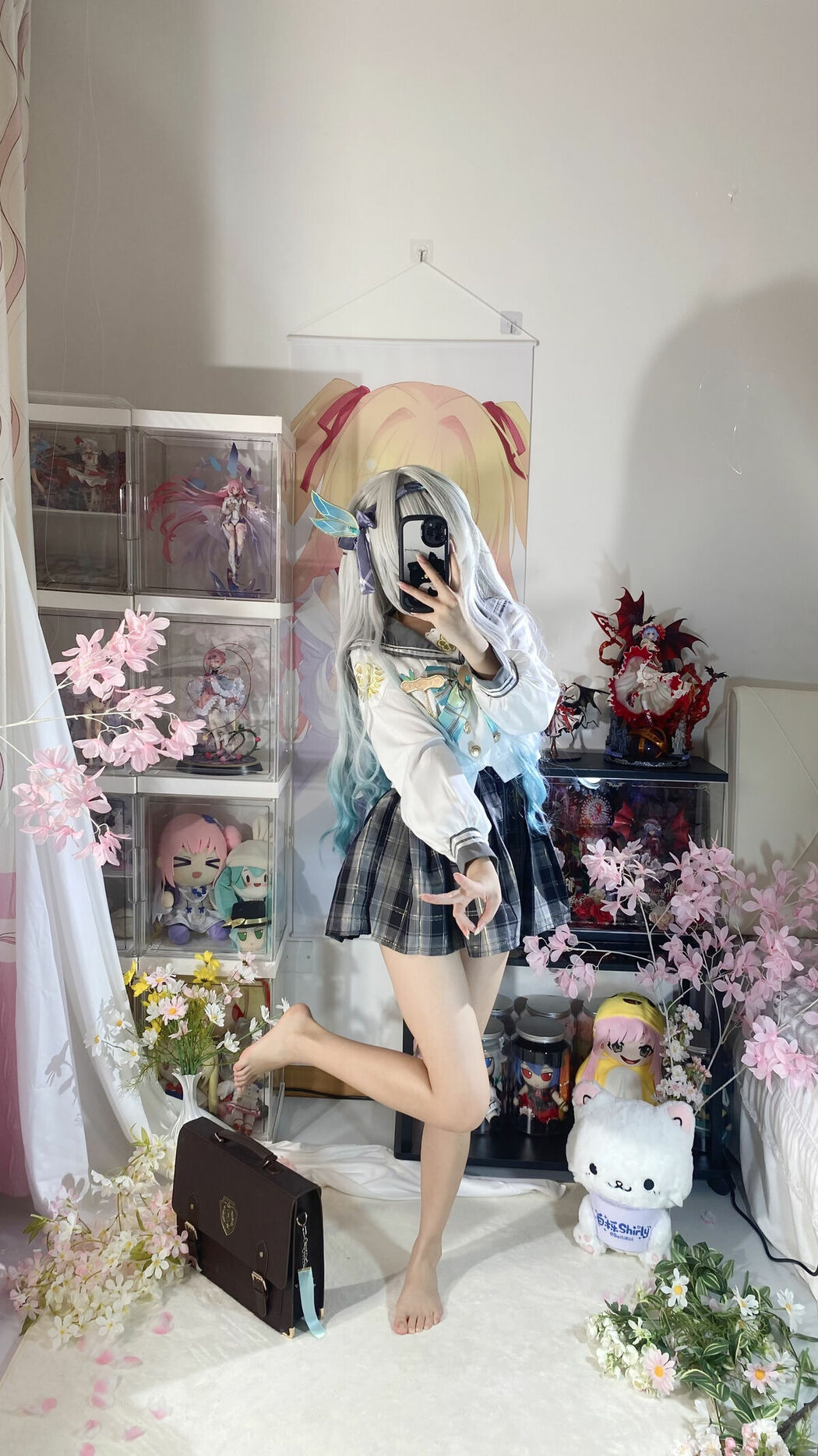 Coser@白栎Shirly – 春日流萤 Part01 (66P – 25V)