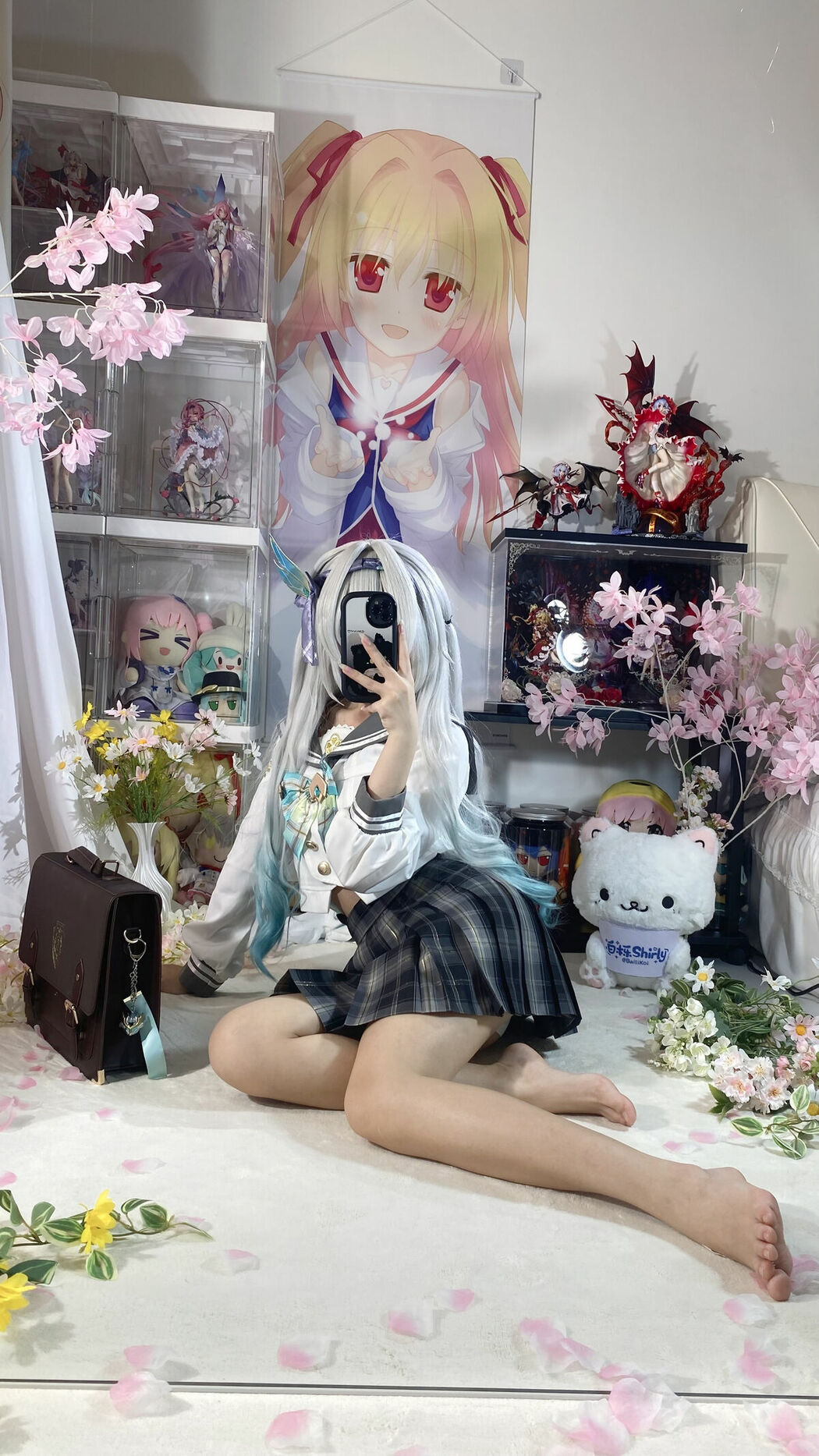 Coser@白栎Shirly – 春日流萤 Part01 (66P – 25V)