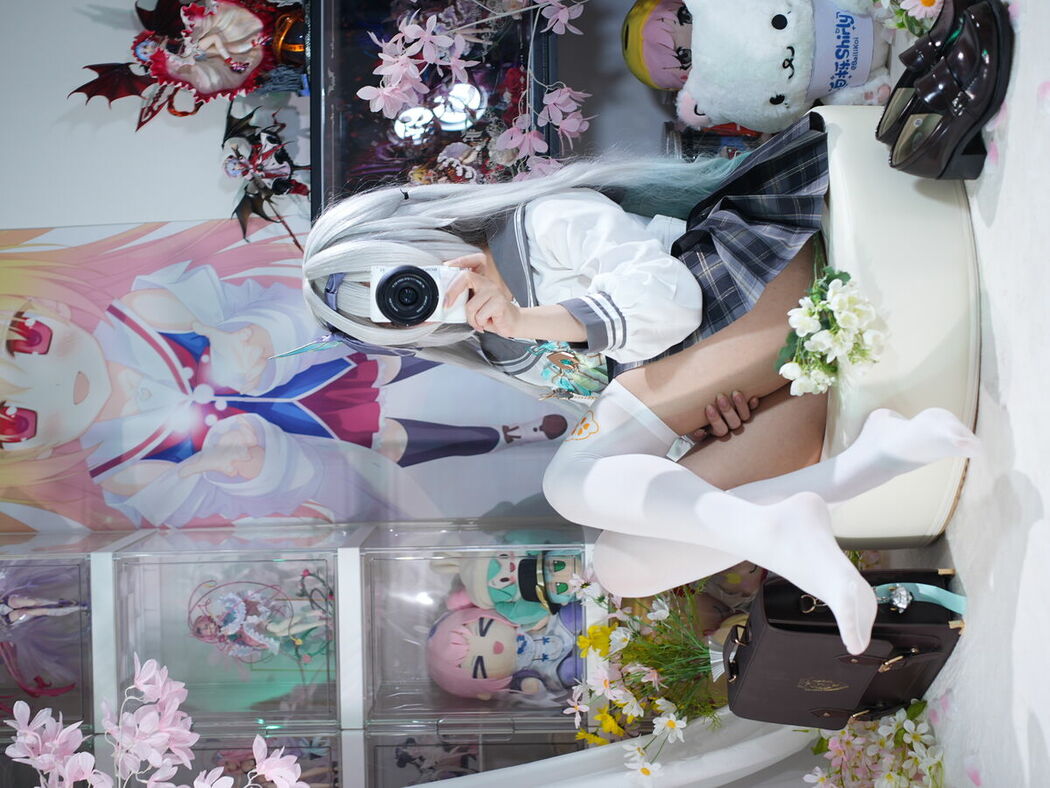 Coser@白栎Shirly – 春日流萤 Part01 (66P – 25V)