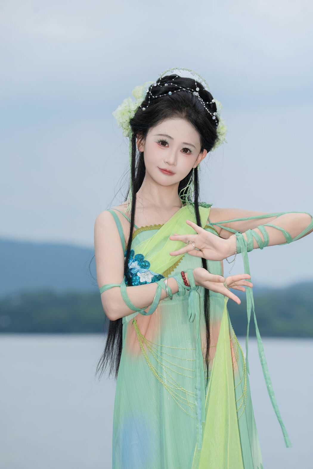 YiTuYu艺图语 Vol.10362 Jiao Yi Zhi Sui Sui (43P)