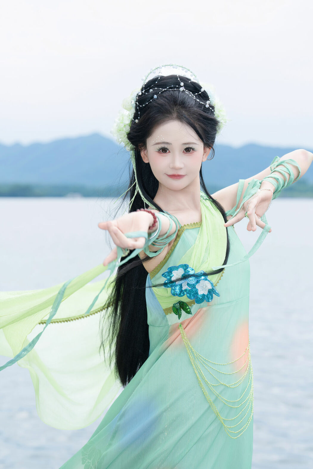 YiTuYu艺图语 Vol.10362 Jiao Yi Zhi Sui Sui (43P)