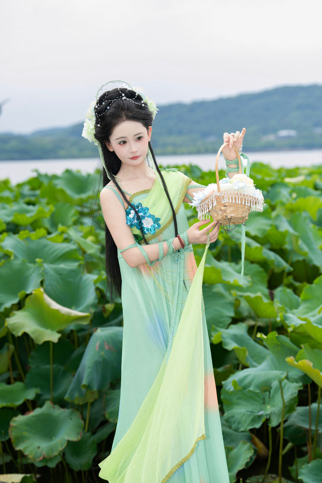 YiTuYu艺图语 Vol.10362 Jiao Yi Zhi Sui Sui (43P)