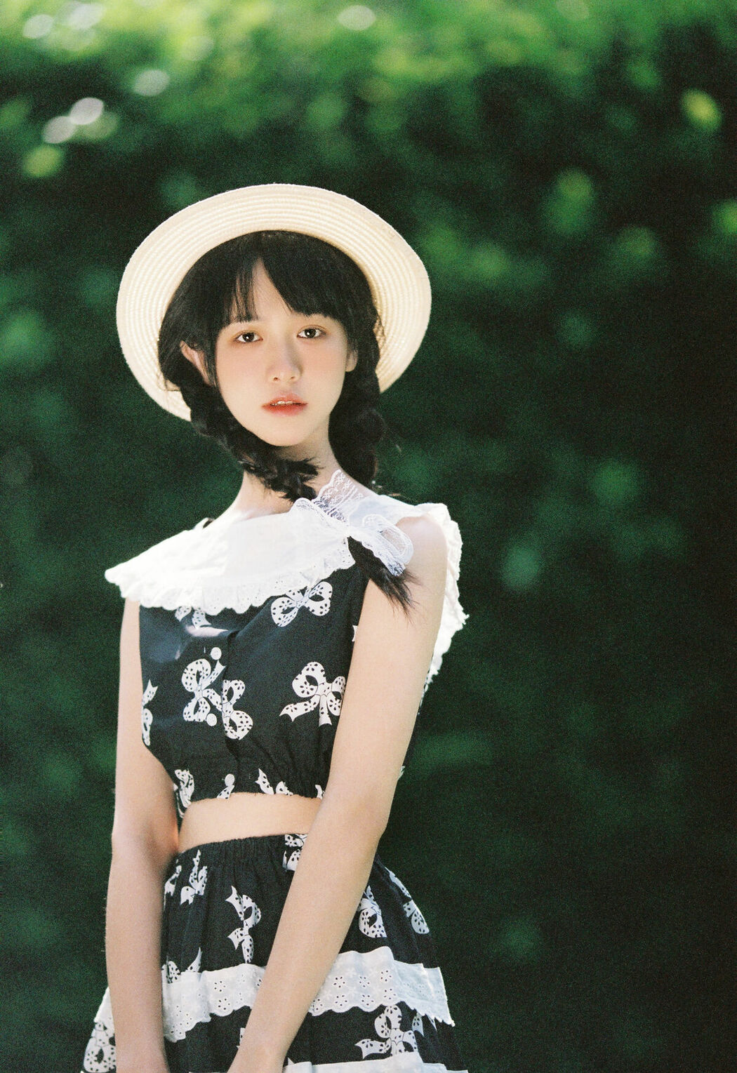 YiTuYu艺图语 Vol.10363 Kua Lie Su Su (26P)